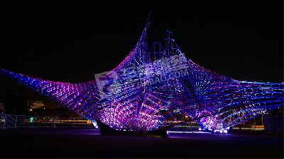 城市广场标志性建筑镂空抽象飞鸟不锈钢雕塑定制