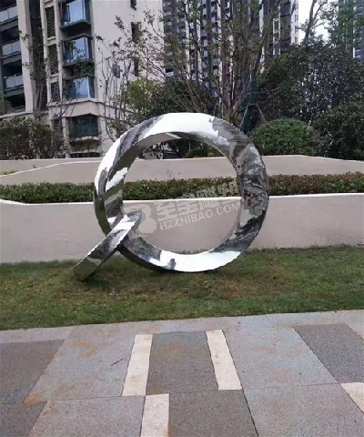 小区公园草地环环相扣镜面不锈钢雕塑