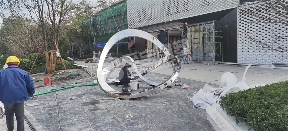 新城地产上海奉贤区花屿新筑楼盘雕塑制作及安装项目