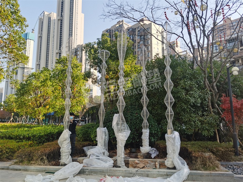 武汉北辰地产光谷里海藻灯不锈钢雕塑装置项目