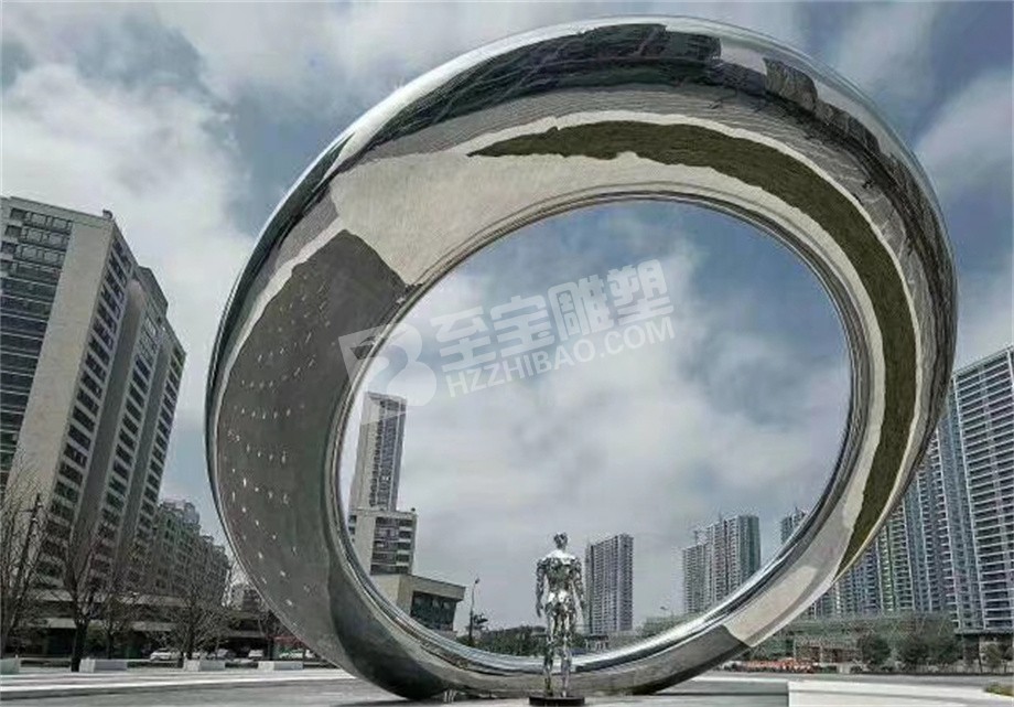 商业地产圆环不锈钢镜面雕塑定制