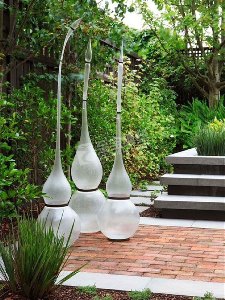 庭院透明透光玻璃钢美陈雕塑定制