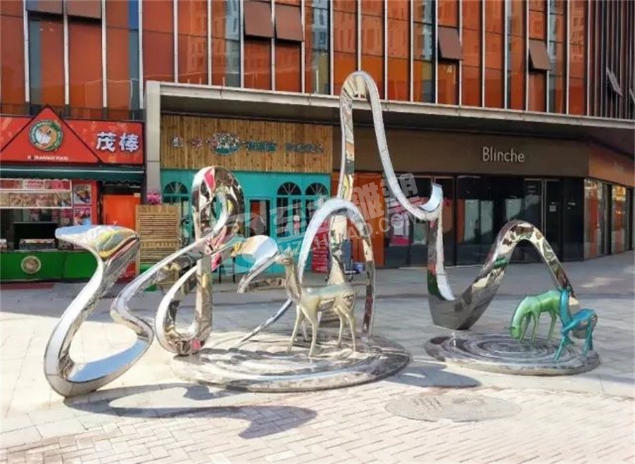 商业街抽象不锈钢镜面雕塑定制