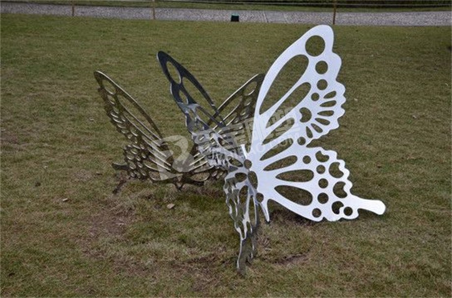 户外草坪镜面蝴蝶不锈钢雕塑定制