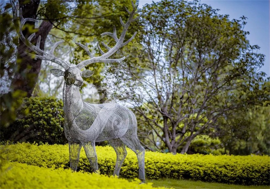 园林景观镂空鹿不锈钢雕塑定制