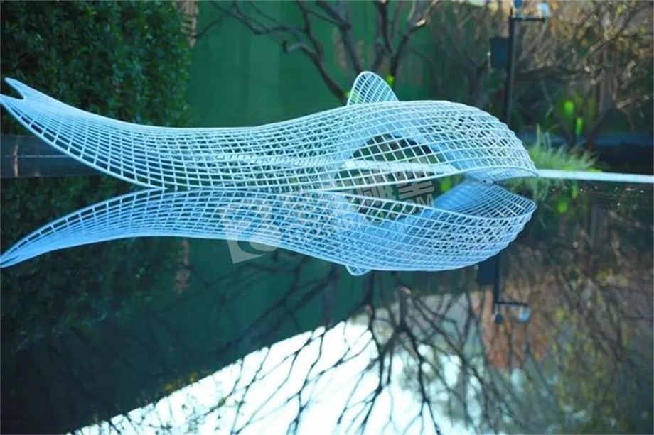 城市公园镂空鱼不锈钢雕塑定制