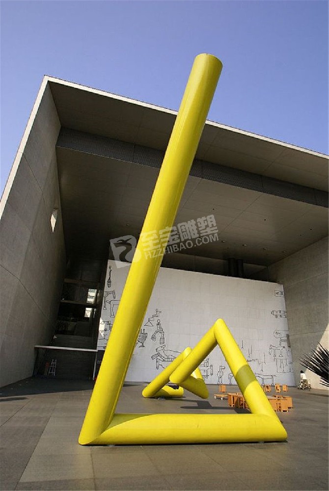 艺术馆抽象三角形不锈钢雕塑定制