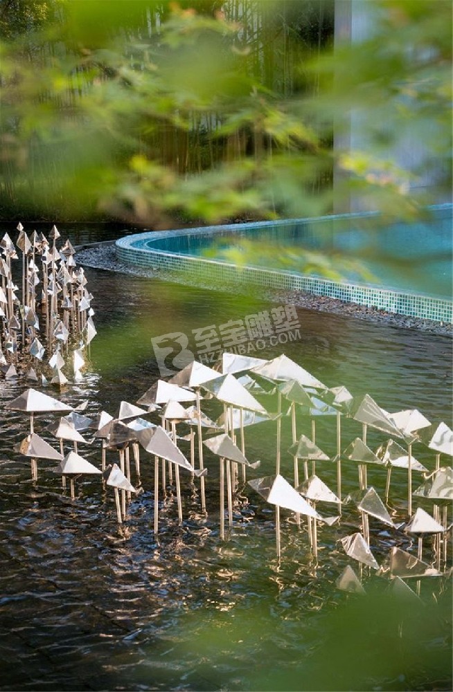 别墅庭院水池镜面抽象帆船不锈钢雕塑定制