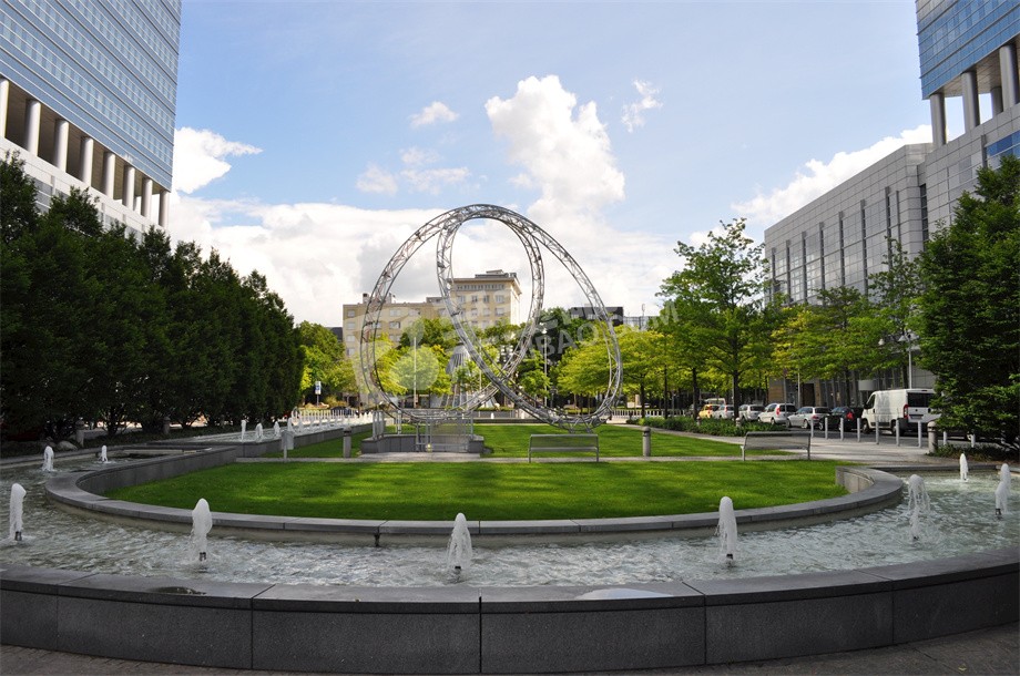 城市广场镜面镂空圆环不锈钢雕塑定制