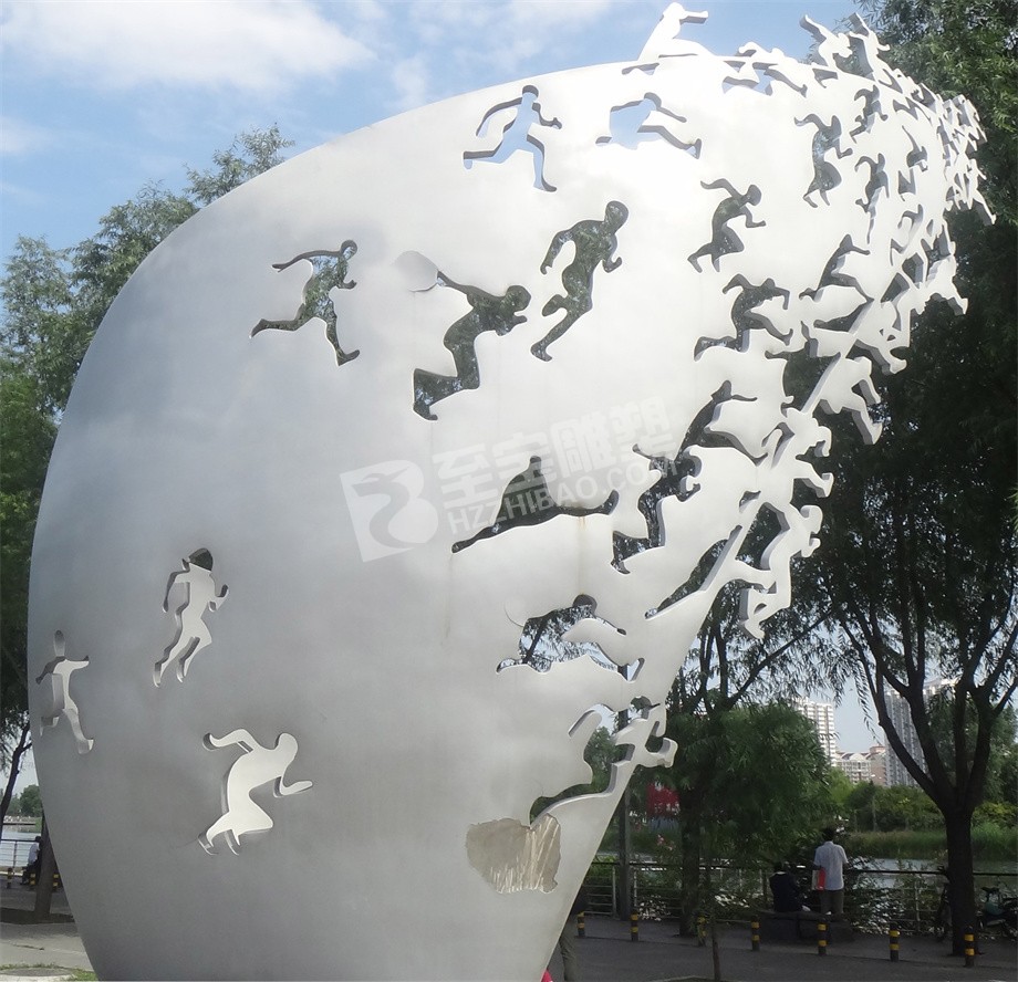 城市广场镜面创意月亮不锈钢雕塑定制