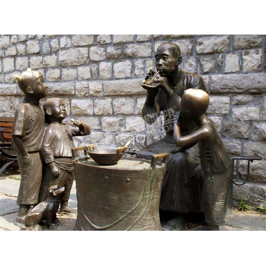 步行街人物铸铜雕塑定制
